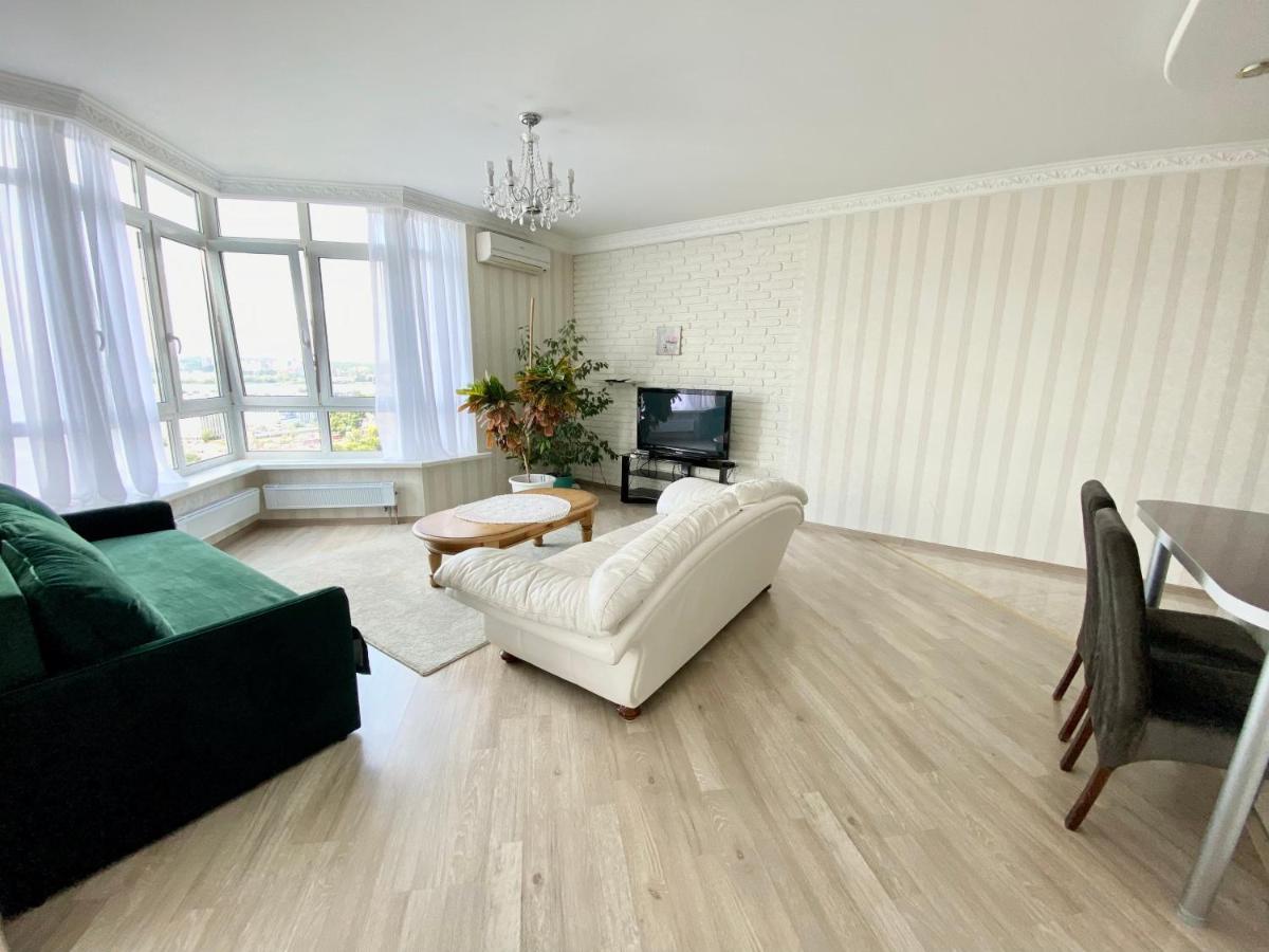 Apartments With Dnipro View كييف المظهر الخارجي الصورة