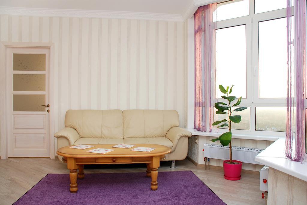 Apartments With Dnipro View كييف الغرفة الصورة